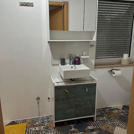 With Separated Kitchen Lägenhet